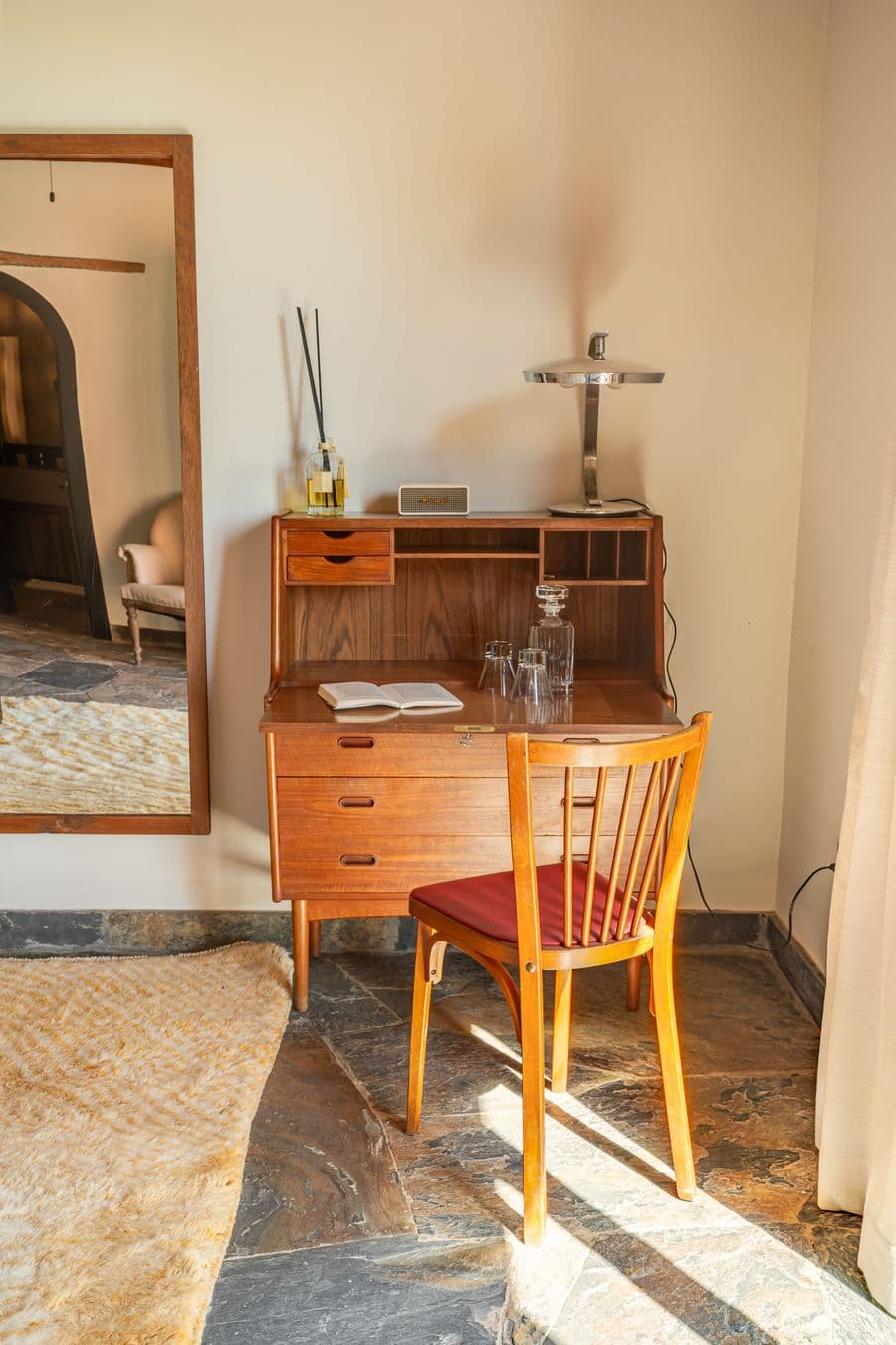 Détail du bureau de la suite 1 au Domaine Eladâr