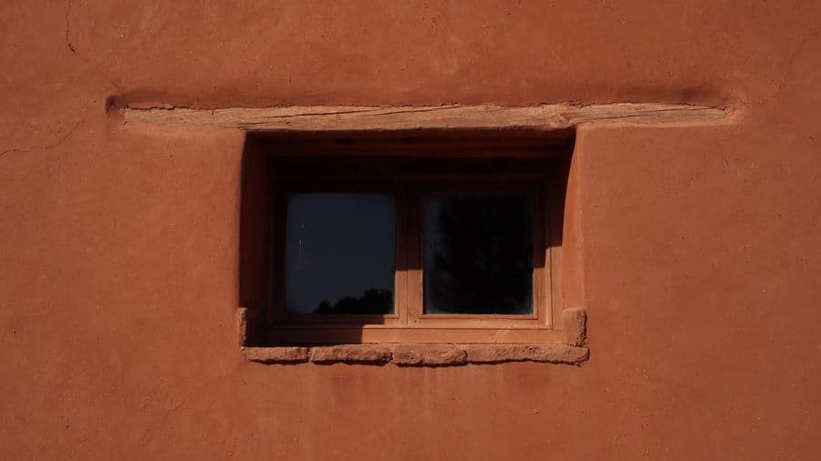 Earthen room at Domaine Eladar